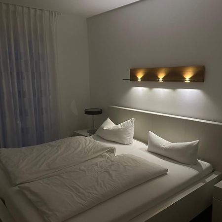 2-Zimmer-Ferienwohnung Mit Hotelservice Und 2 Balkons - Golf, Bike Und Wellness Im Markgraeflerland باد بيلنغن المظهر الخارجي الصورة