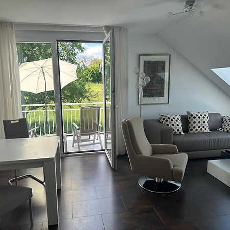 2-Zimmer-Ferienwohnung Mit Hotelservice Und 2 Balkons - Golf, Bike Und Wellness Im Markgraeflerland باد بيلنغن المظهر الخارجي الصورة