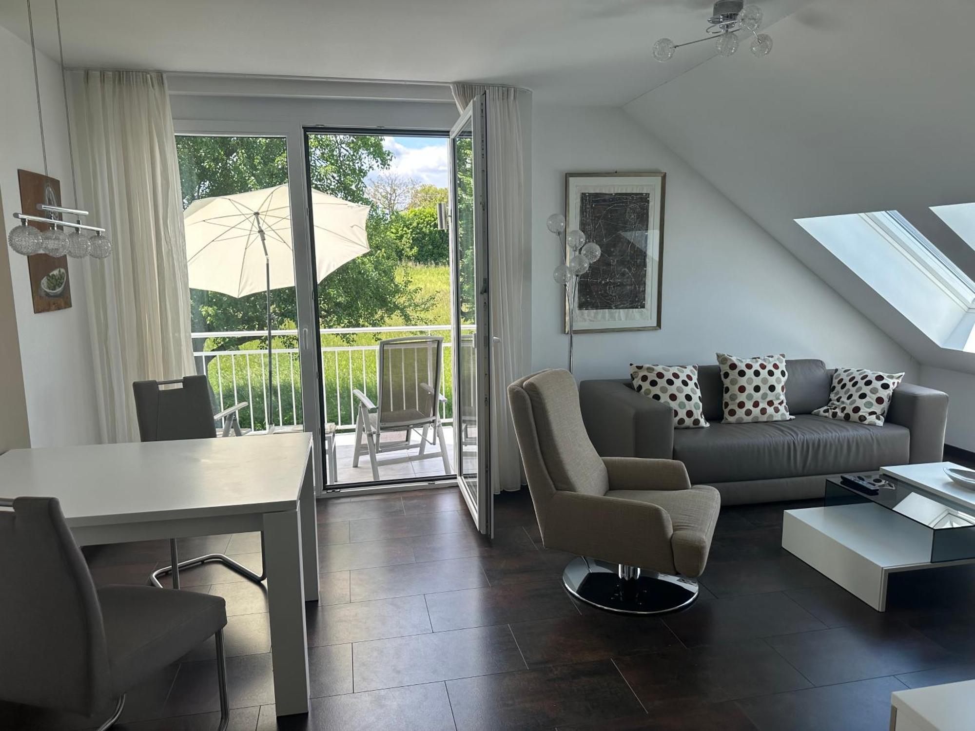 2-Zimmer-Ferienwohnung Mit Hotelservice Und 2 Balkons - Golf, Bike Und Wellness Im Markgraeflerland باد بيلنغن المظهر الخارجي الصورة